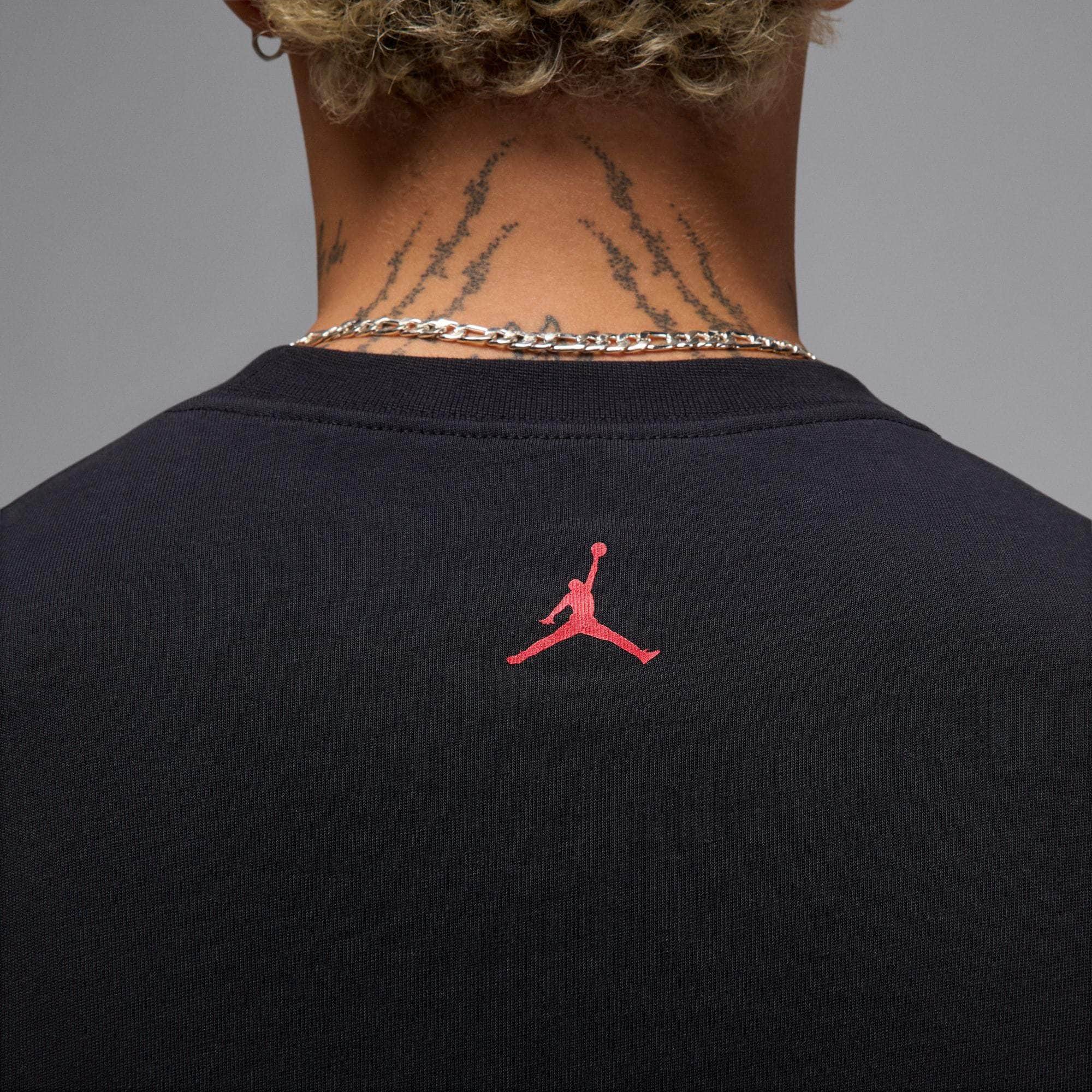 Air Jordan APPAREL Air Jordan Sneaker Patch T-Shirt - Men's