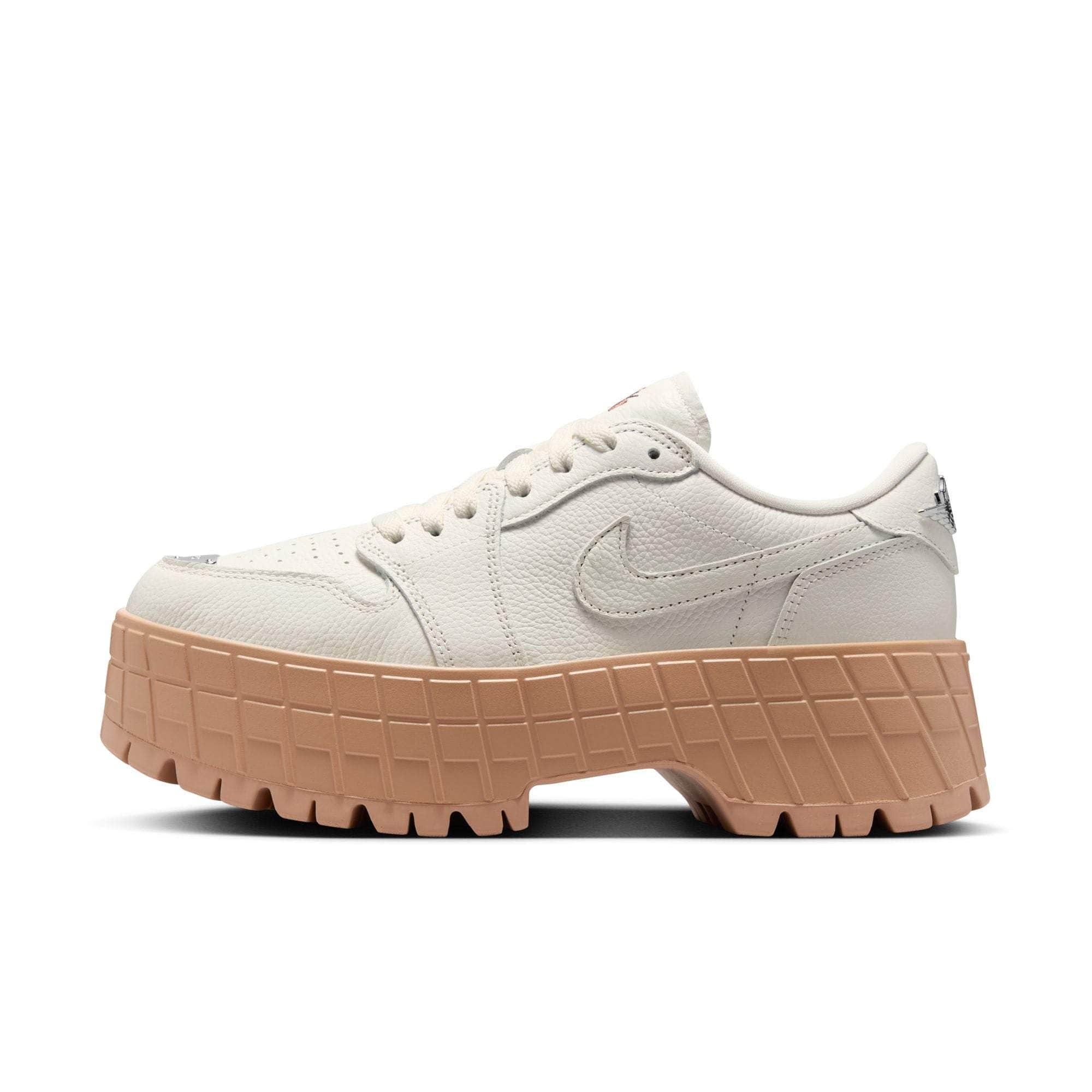 靴 Nike wmns Air Jordan 1 Brooklyn Low 24cm Amazon.com | Air Jordan 1 Brooklyn Low Women's Shoes (IB7210