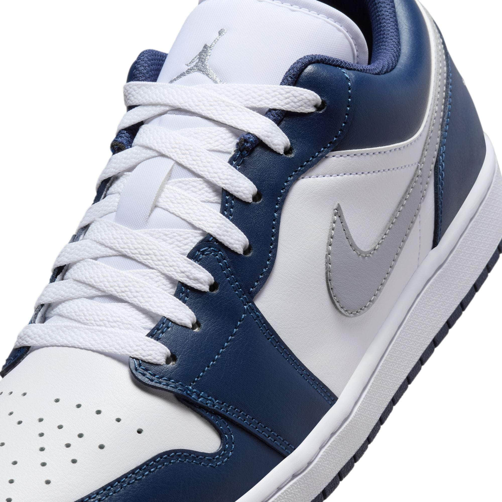 Air Jordan FOOTWEAR Air Jordan 1 Low "Midnight Navy " - Men's