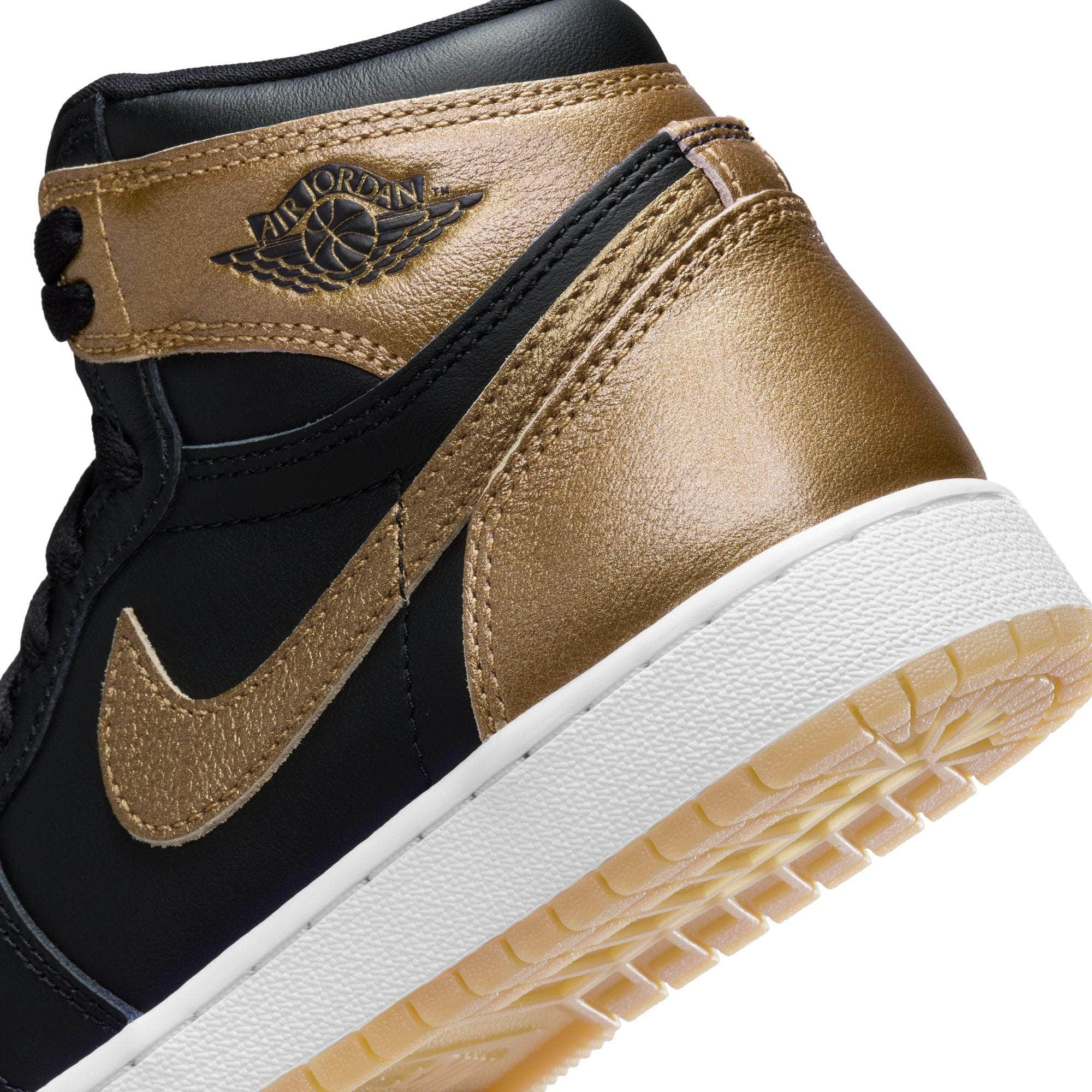 Air Jordan FOOTWEAR Air Jordan 1 Retro High OG "Black and Gold" - Boy's GS