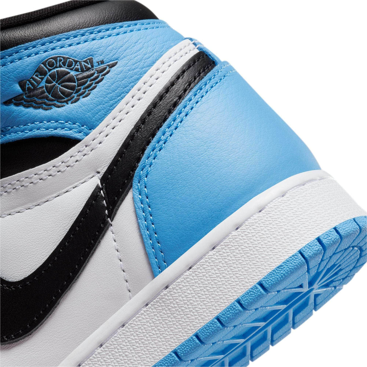 Air Jordan FOOTWEAR Air Jordan 1 Retro High OG "UNC Toe" - Boy's GS