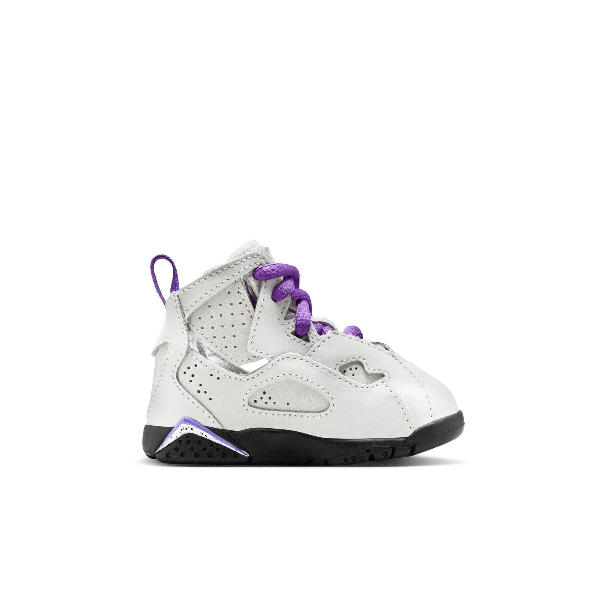 Jordan true flight outlet womens