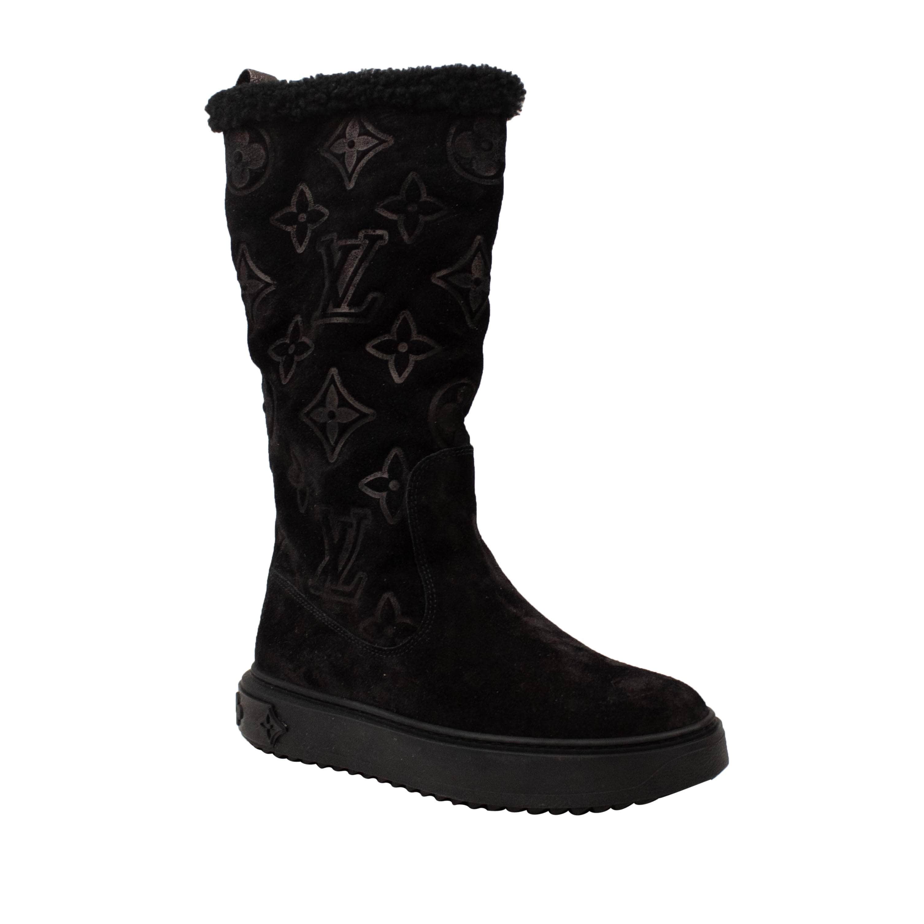 Louis Vuitton 500-750, channelenable-all, chicmi, couponcollection, gender-womens, main-shoes, size-35, SPO, stadiumgoods, womens-ankle-boots 35 / 75LE-2222/35 Black Suede Logo Boots 75LE-2222/35 75LE-2222/35