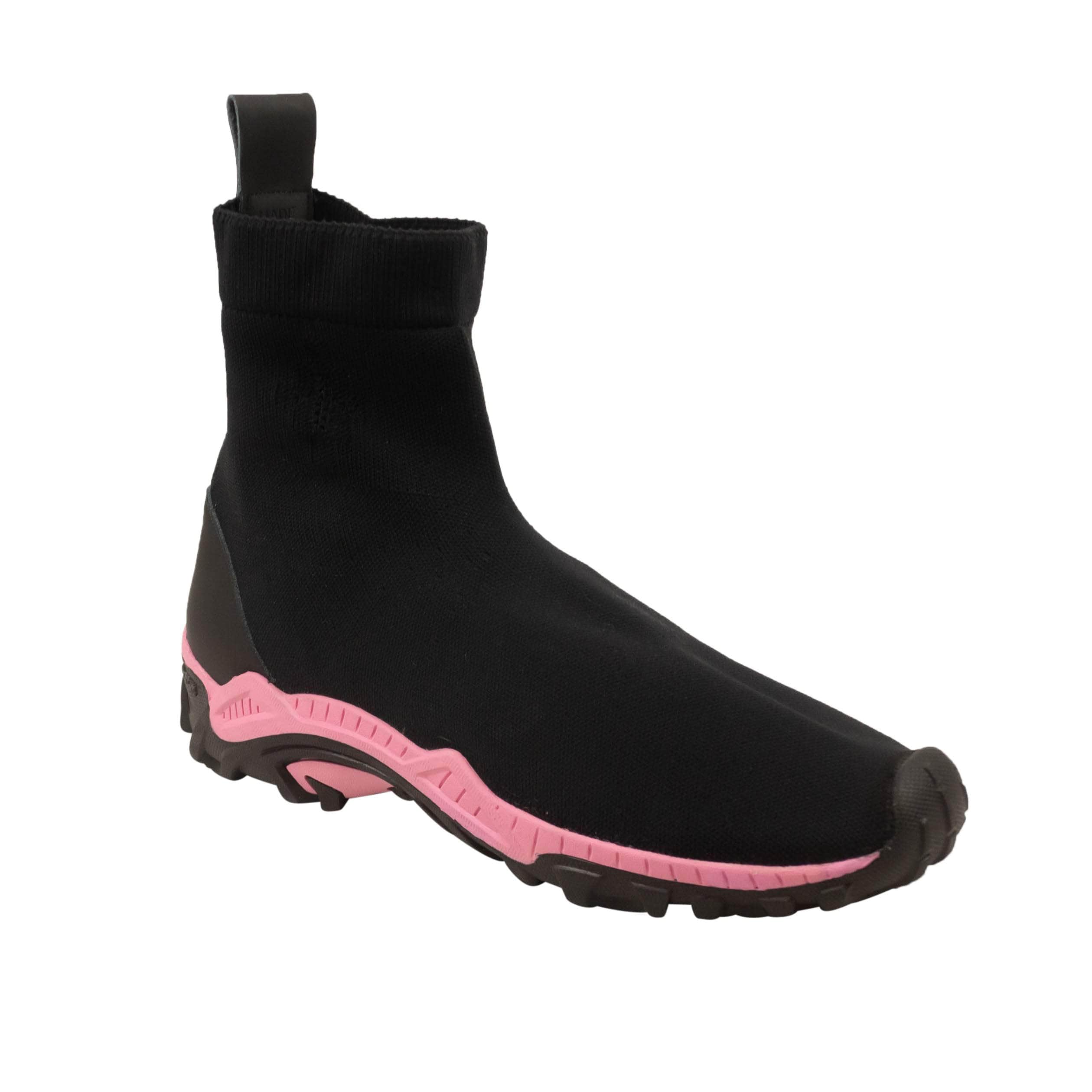 Marcelo Burlon 250-500, channelenable-all, chicmi, couponcollection, gender-mens, main-shoes, marcelo-burlon, mens-ankle-boots, mens-shoes, size-44 44 Black And Pink Flyknit Boots 95-MCB-2004/44 95-MCB-2004/44