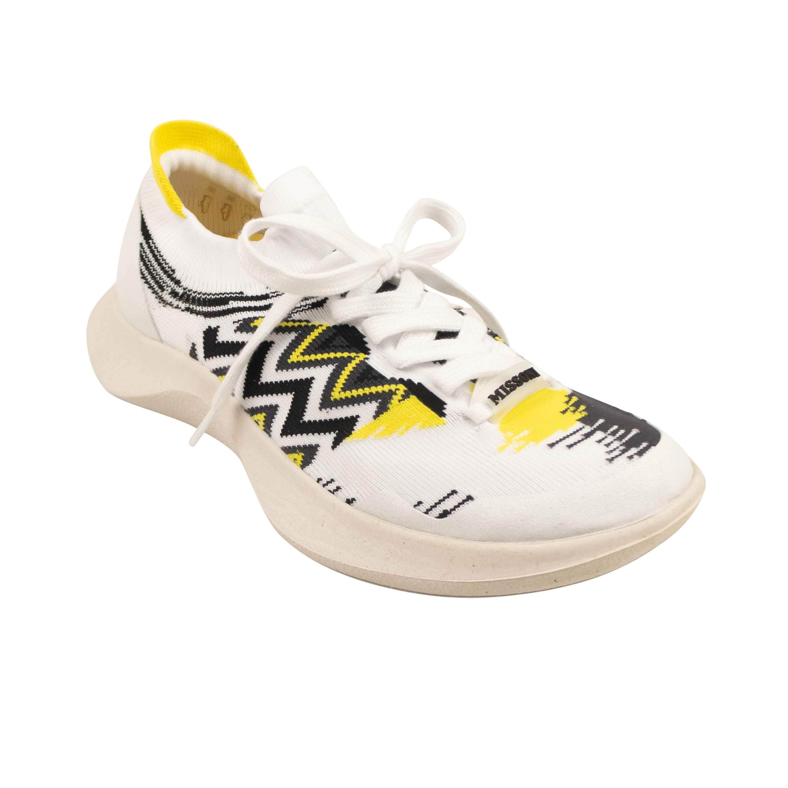 MISSONI 250-500, channelenable-all, chicmi, couponcollection, gender-womens, main-shoes, missoni, size-36, size-37, size-38, size-39 White And Black ACBC Fly Knit Chevron Low Top Sneakers