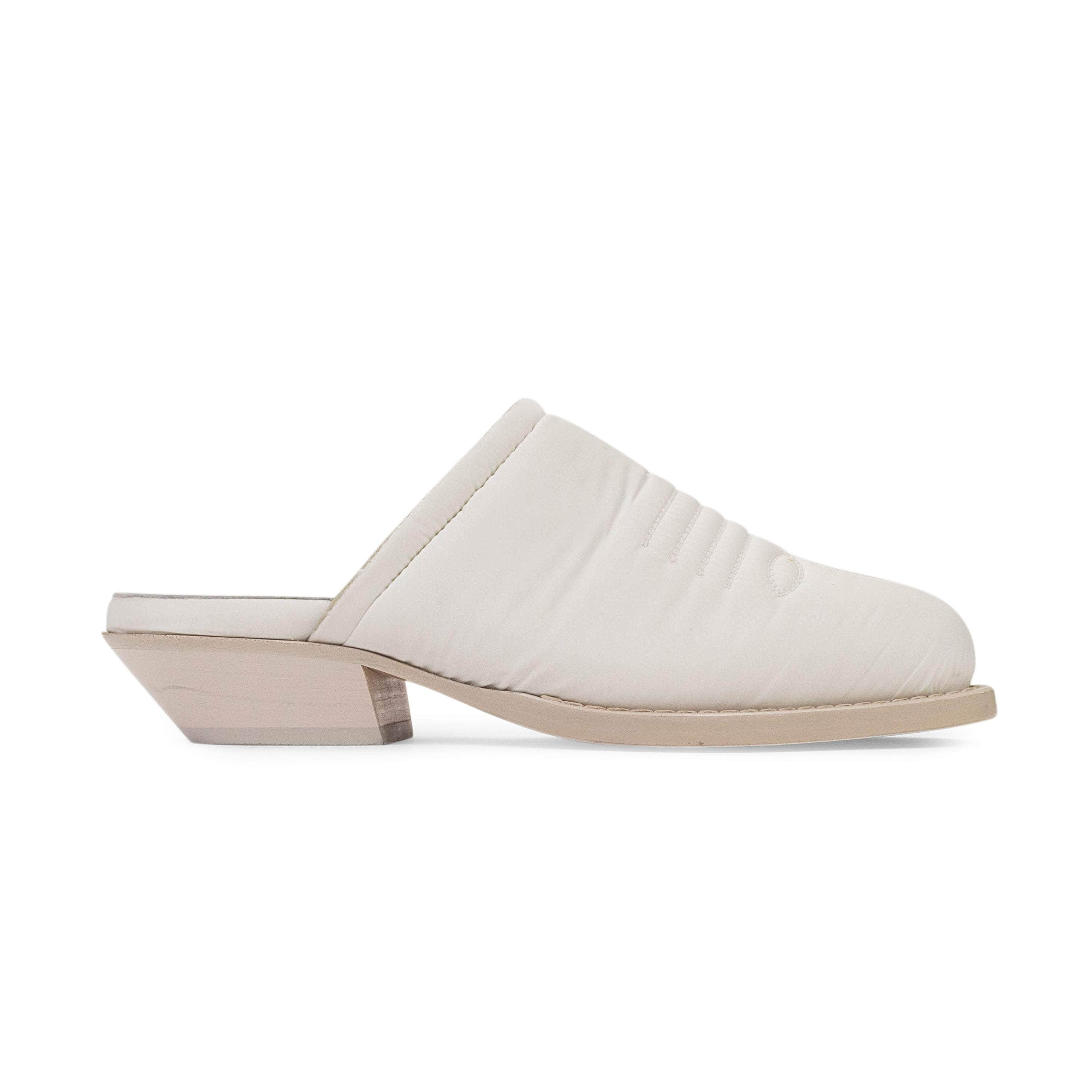 MM6 Maison Margiela 95-MMM-2001/36 95-MMM-2001/36 S66WP0006_P2628_T101 WHITE  MM6 Maison Margiela CAPSULE COWBOY MULE Size 36 95-MMM-2001/36