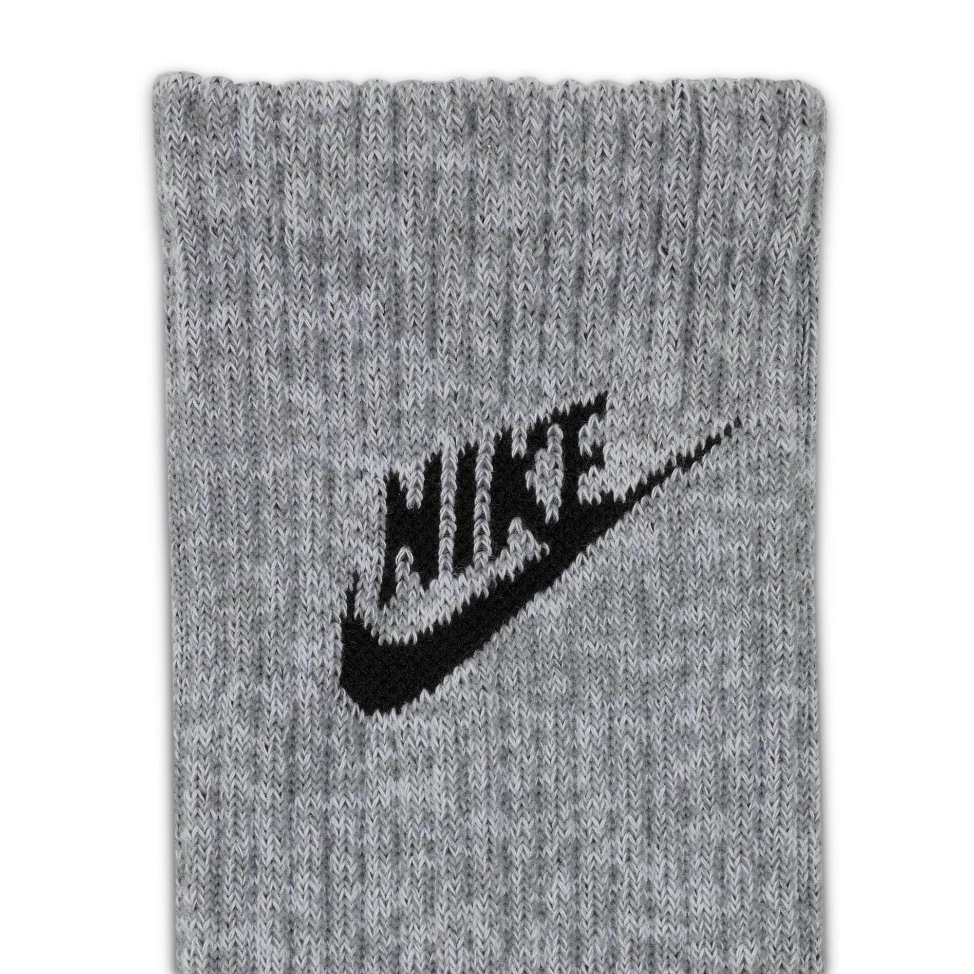 NIKE Apparel Nike Everyday Plus Cushioned Crew Socks