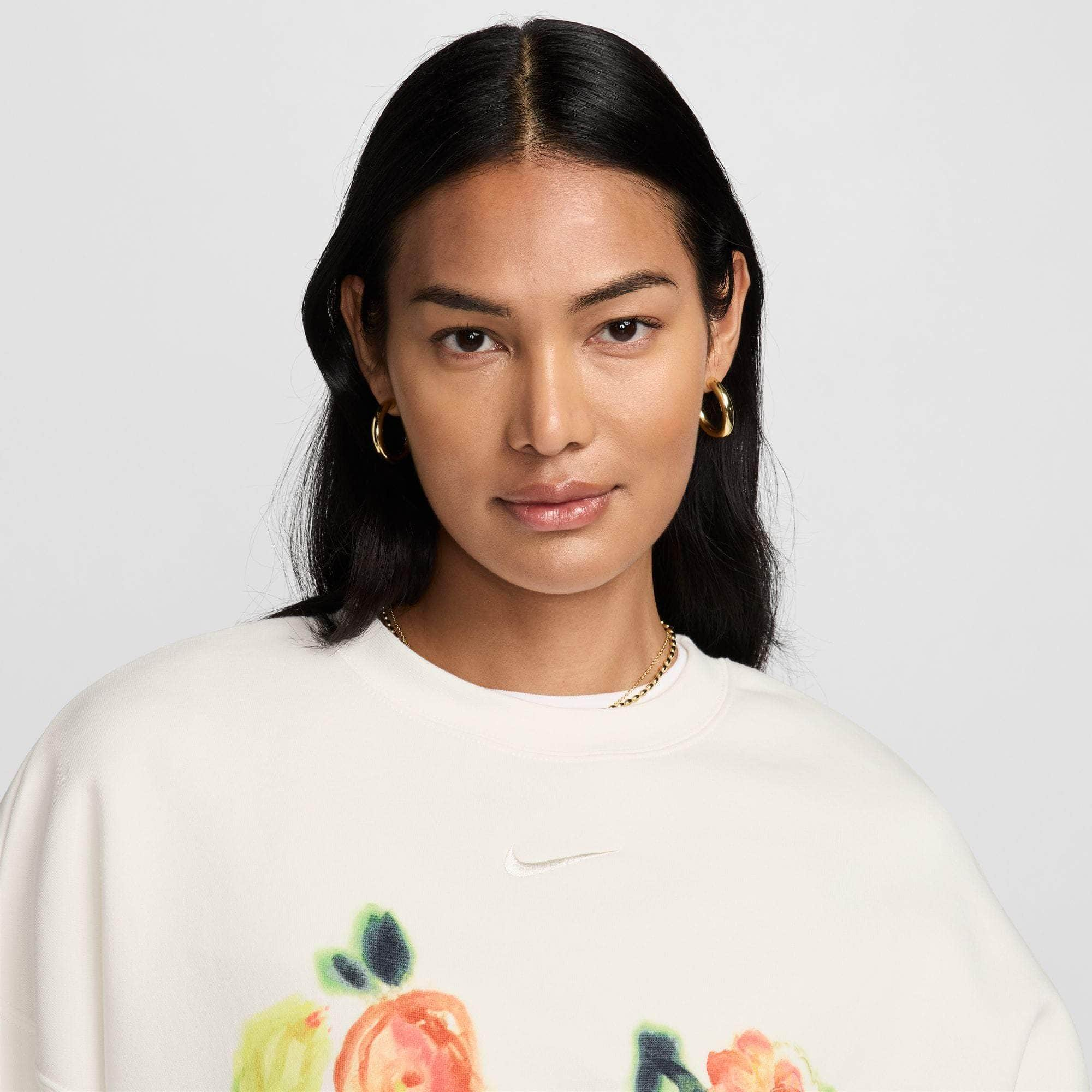 Nike APPAREL Nike Sportswear Phoenix Fleece Artist Collection Over-Oversized Crew-Neck Sweatshirt - Women's