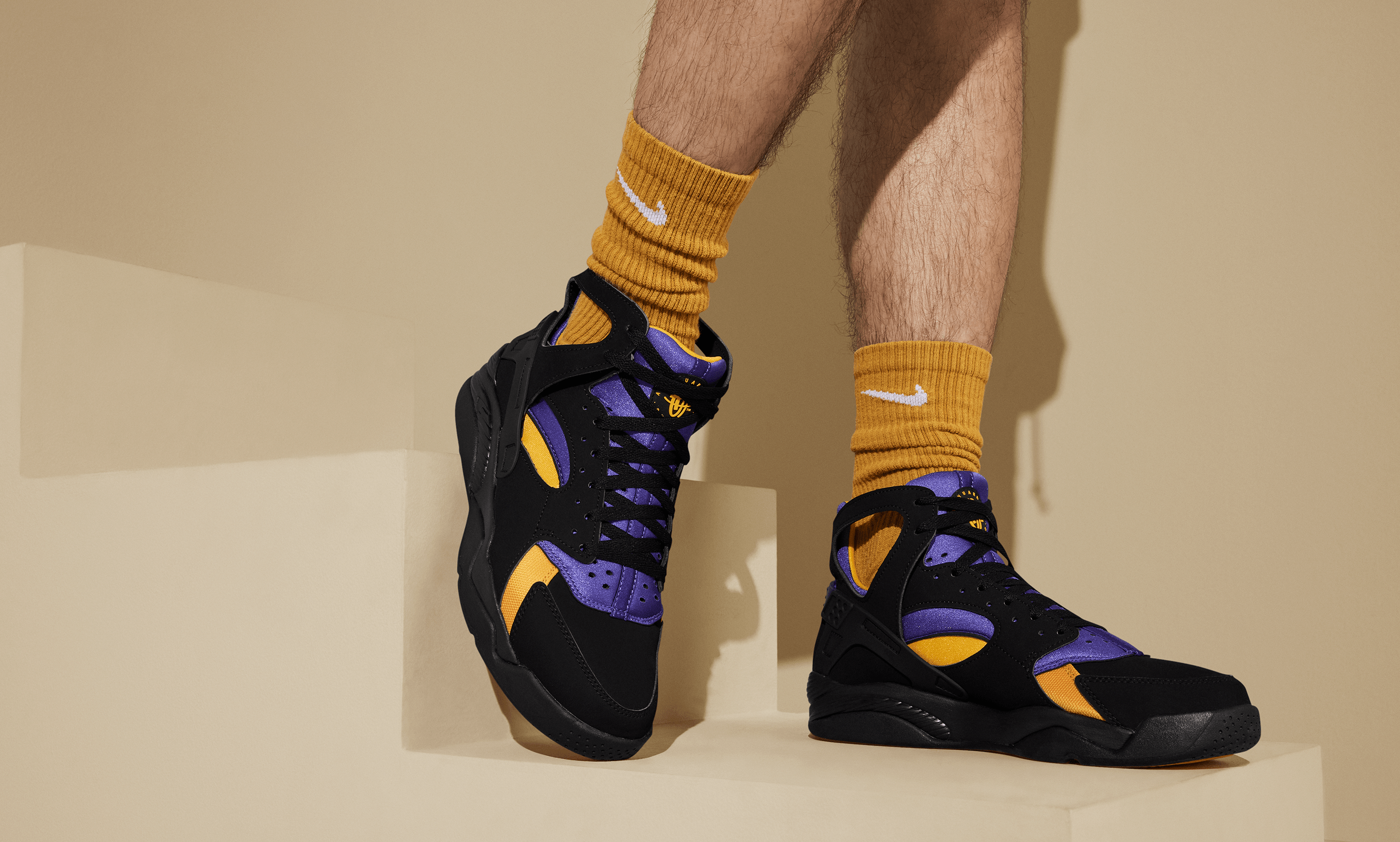 Air flight huarache hot sale womens orange