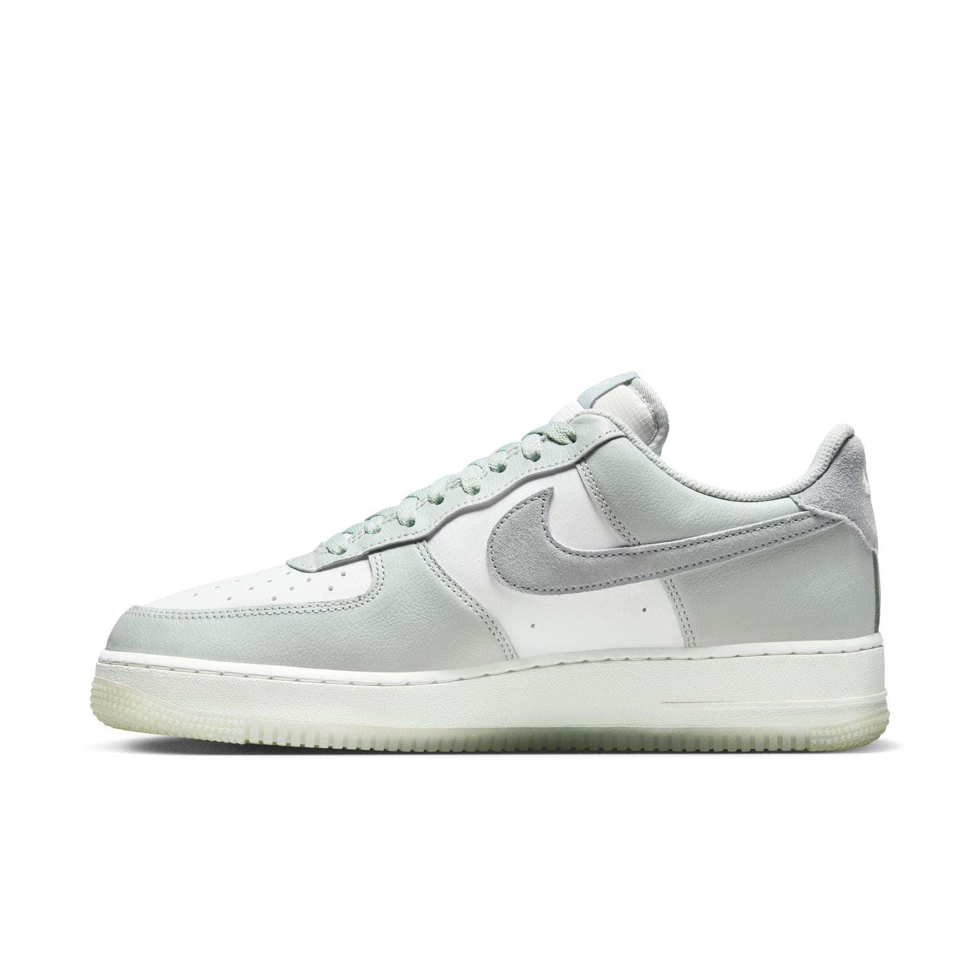 Nike FOOTWEAR Nike Air Force 1 '07 LV8 - Men's