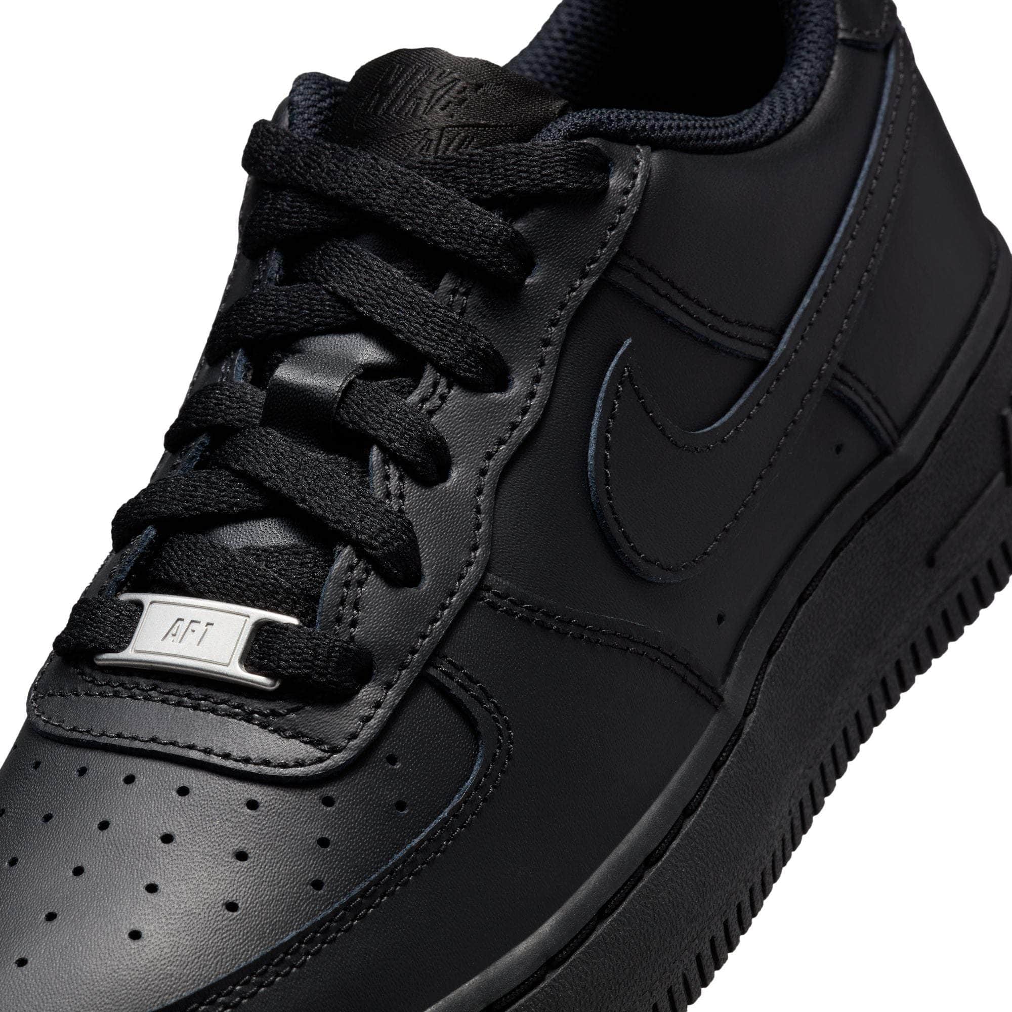 Black Boys Grade School Air Forces Nike Air Force LE Boy's Grade