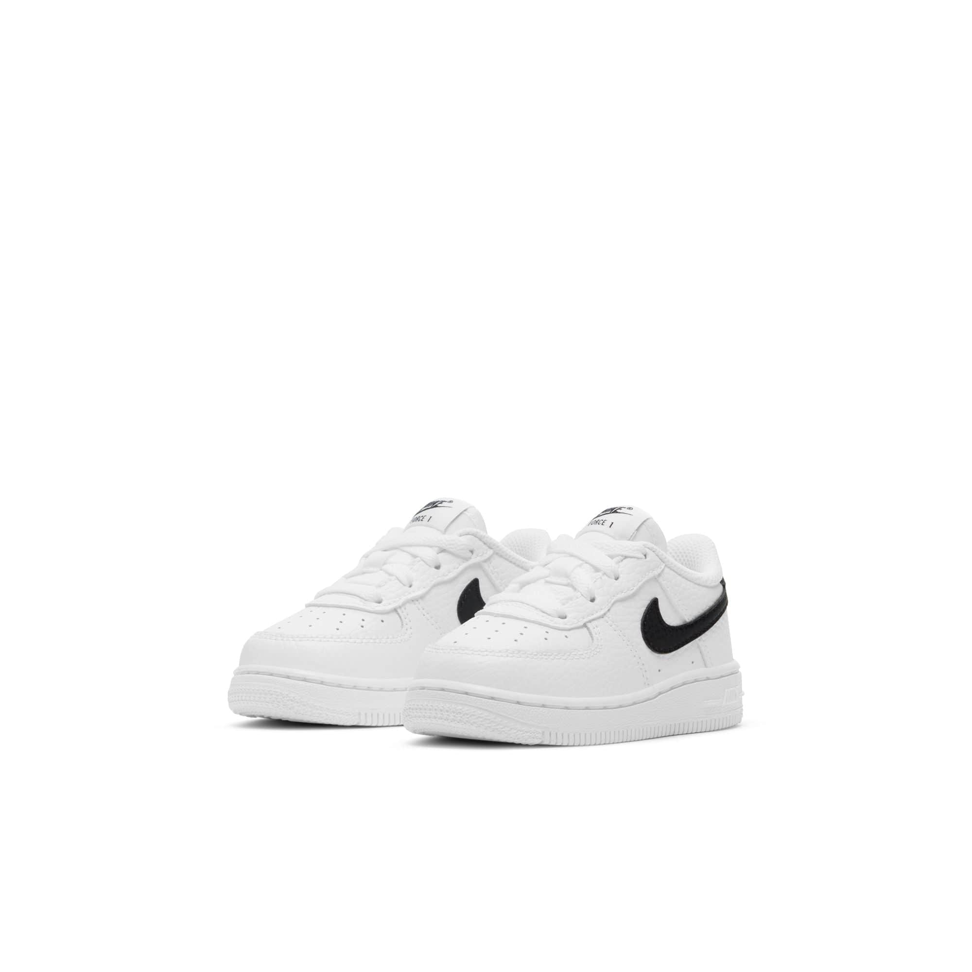 Air force 1 black and store white junior