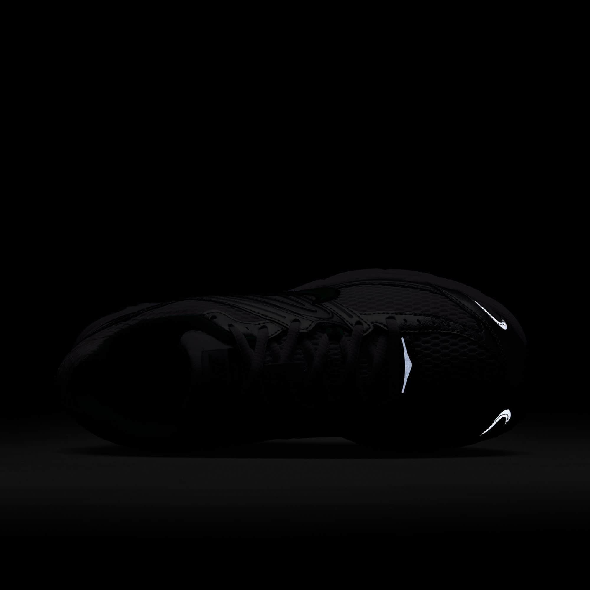 Nike FOOTWEAR Nike Air Max Moto 2K - Women's
