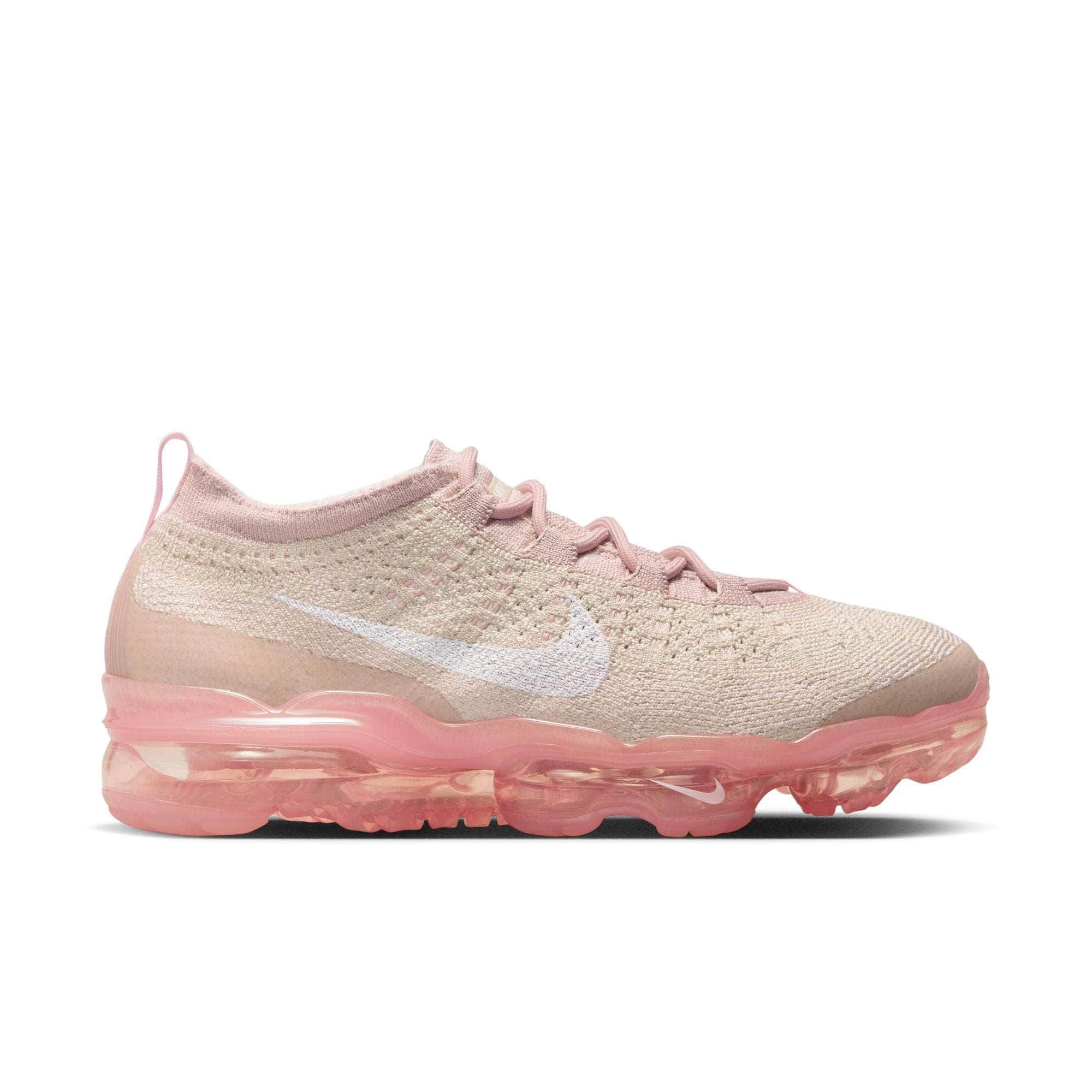 White vapormax hotsell flyknit women's