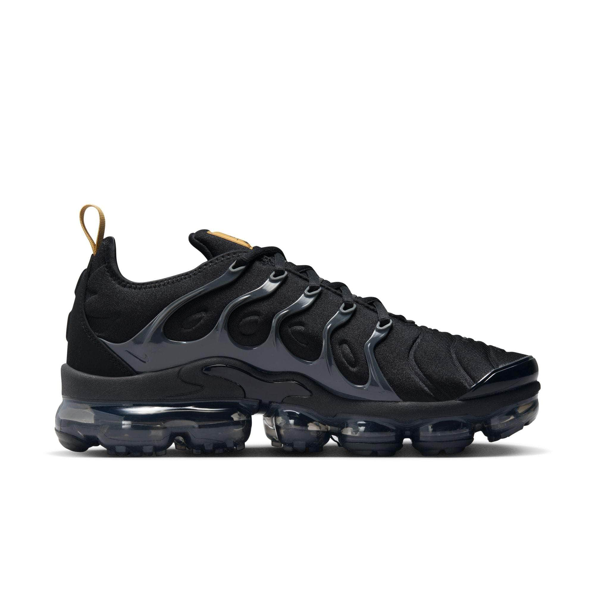 Mens vapormax clearance plus triple black