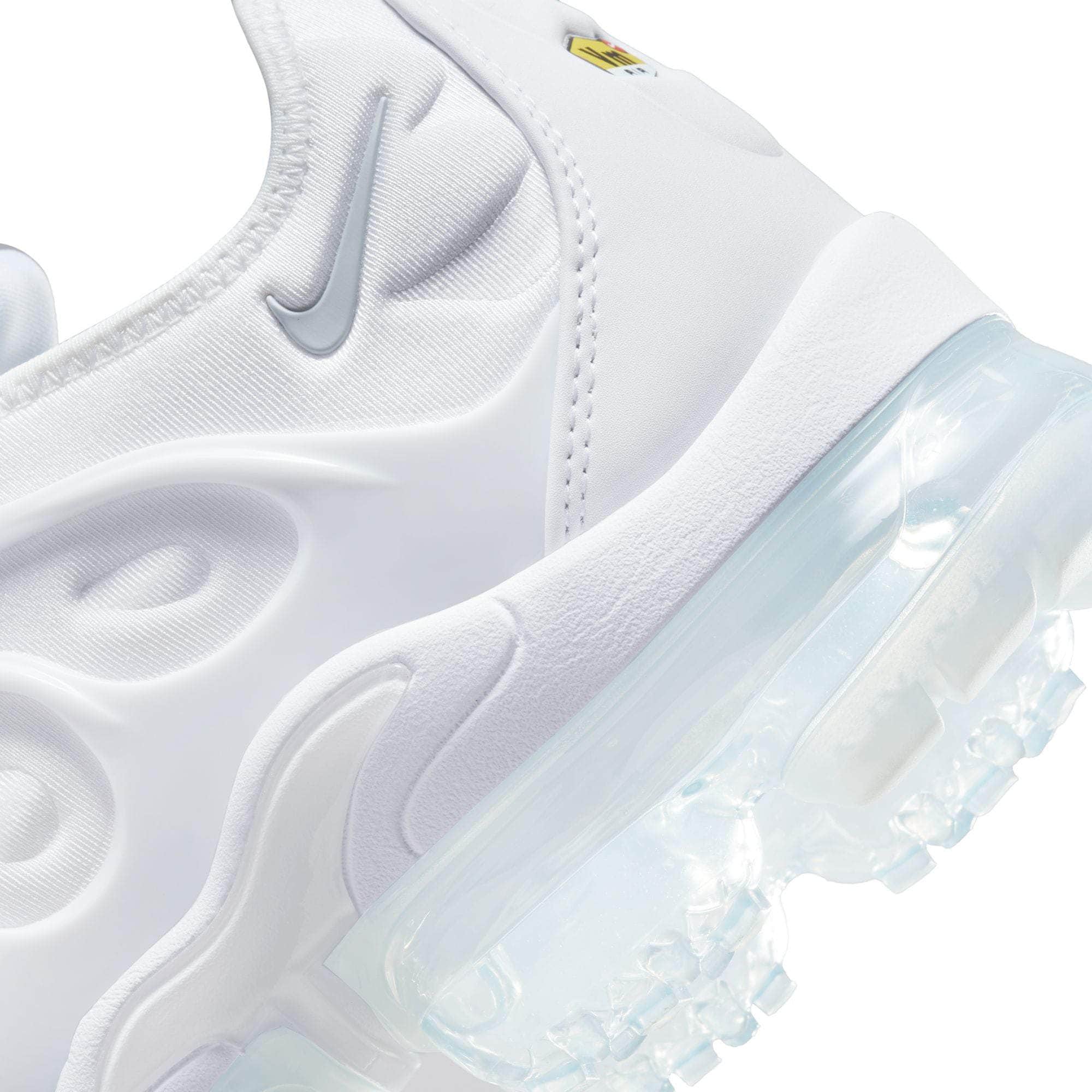 women white vapor max plus