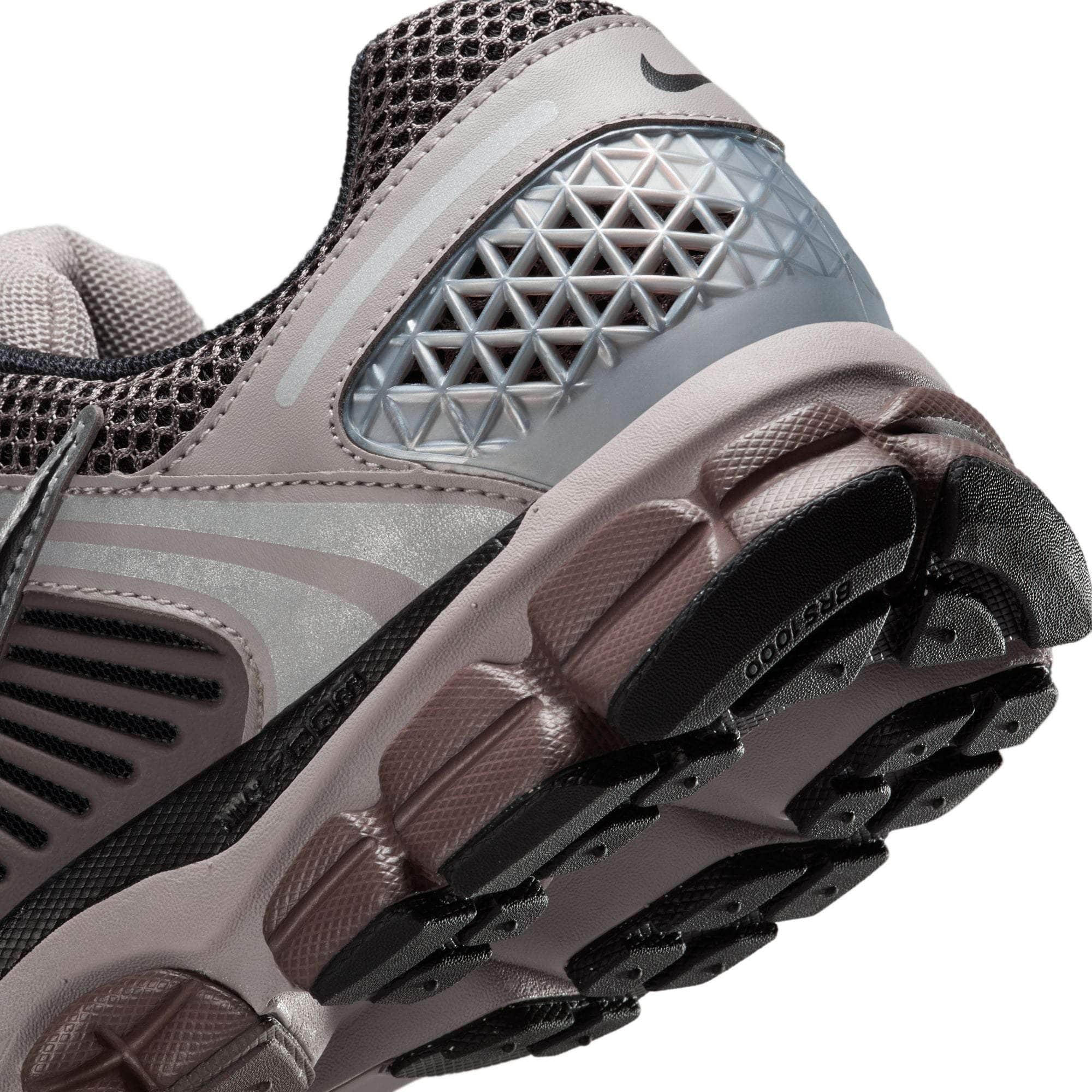 Nike FOOTWEAR Nike Zoom Vomero 5 - Men's