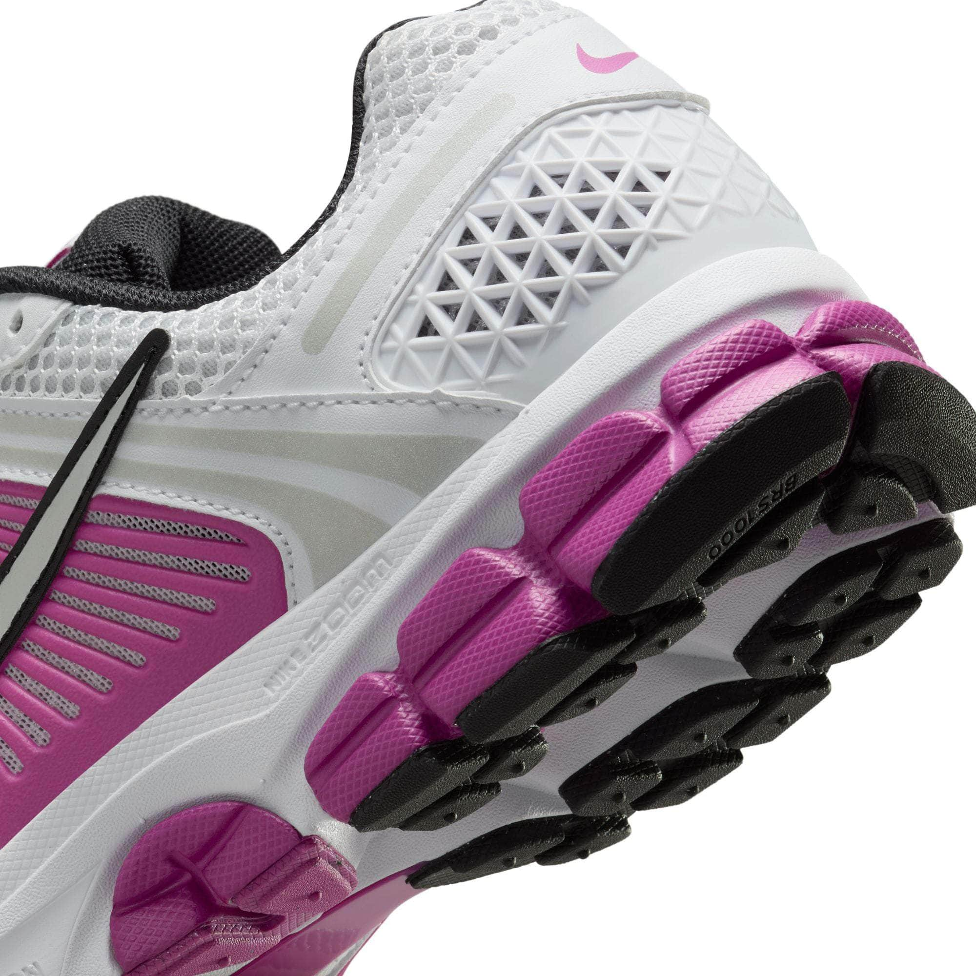 NIKE FOOTWEAR Nike Zoom Vomero 5 - Women's