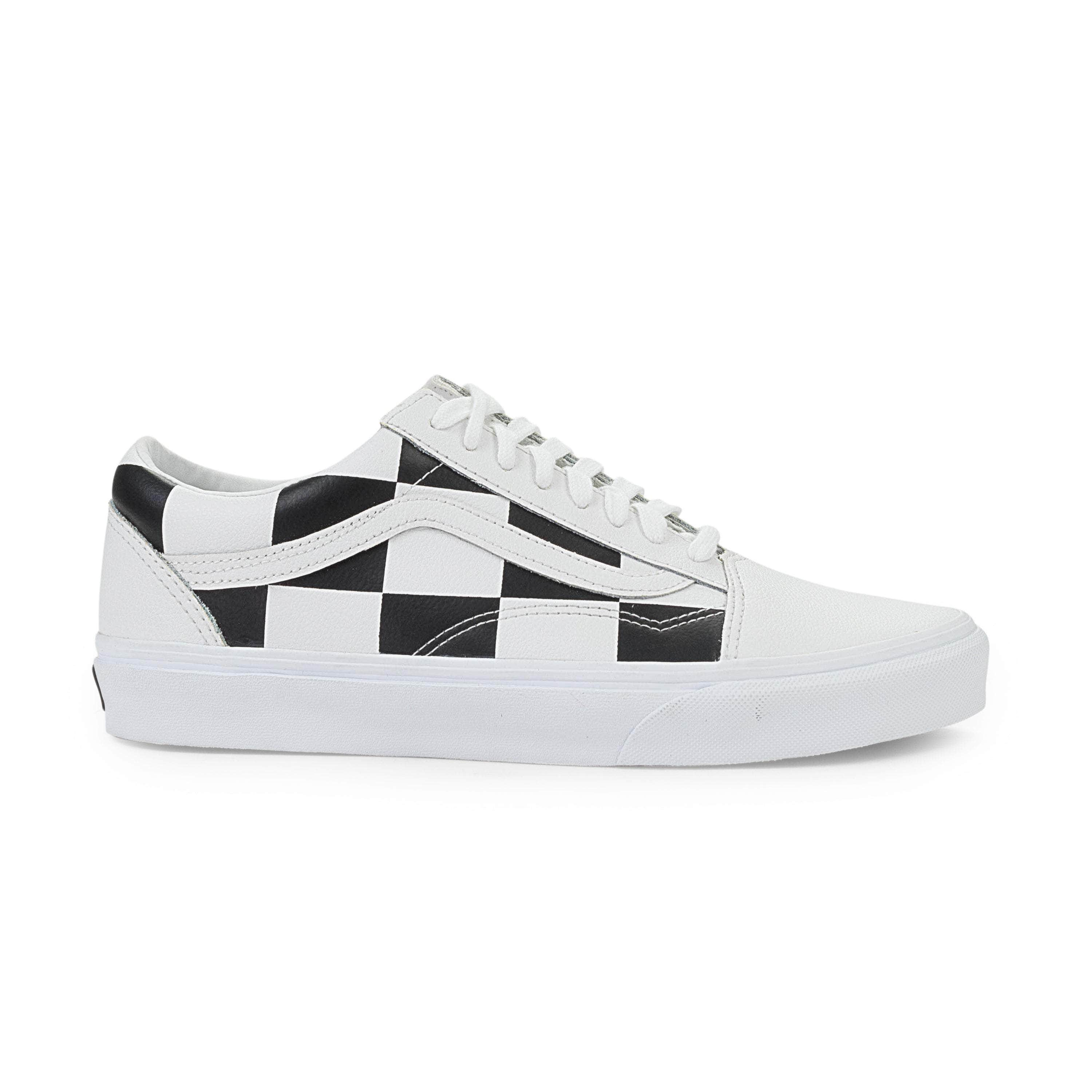 Vans 95-VNS-2019/8 NWT Vans WHITE OLD SKOOL SNEAKER SIZE 8 $65 95-VNS-2019/8