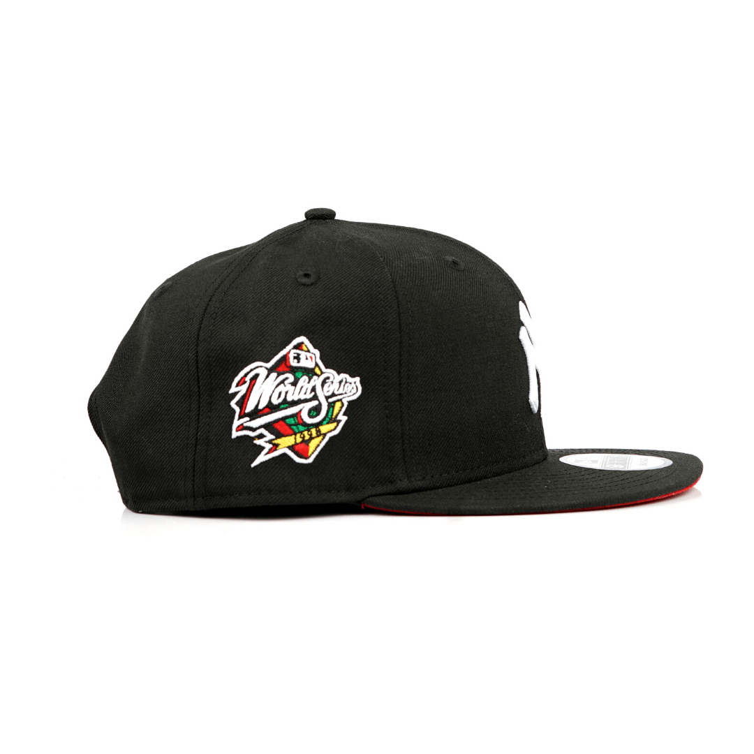 New Era Hats OS New York Yankees 9Fifty Black & Red Under Brim World Series 1998 Snapback Hat NYYREDSNH