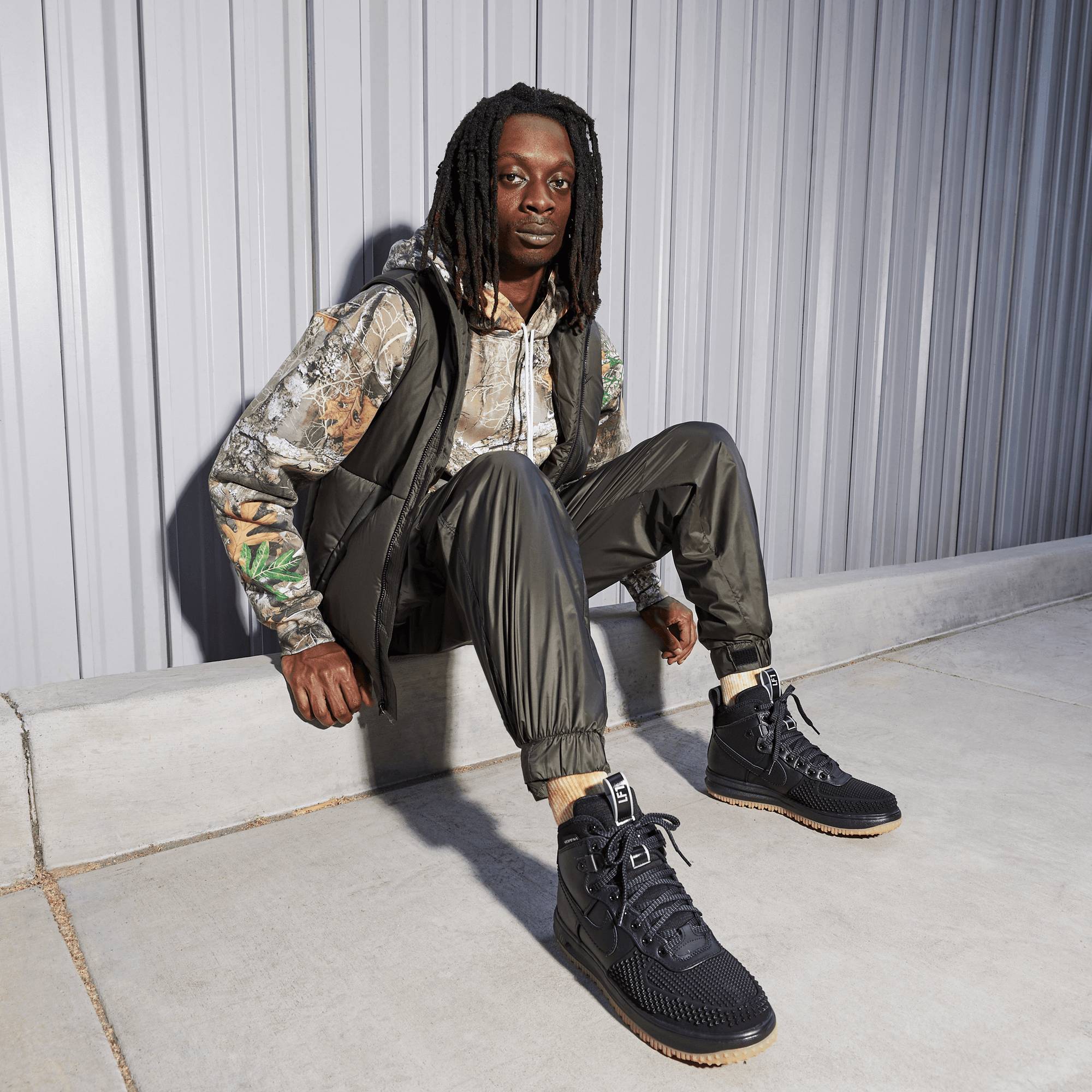 Nike duckboot top on feet